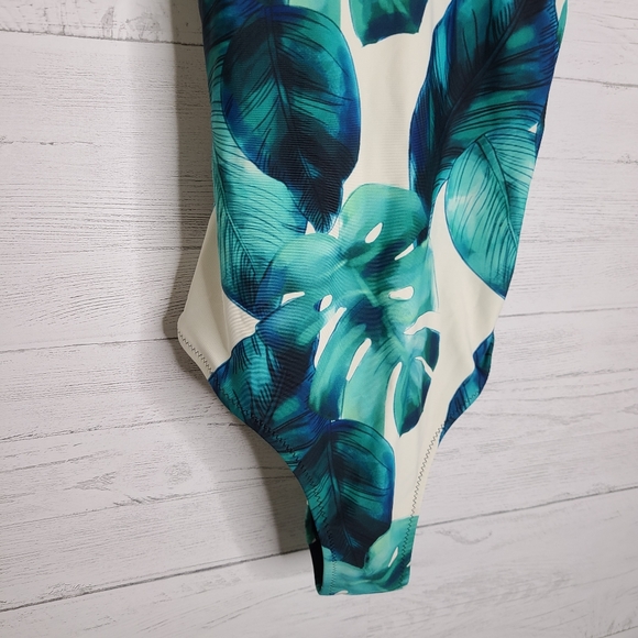 Cupshe Tropical Leaves Lace Up Back One Piece Swim - Picture 5 of 14